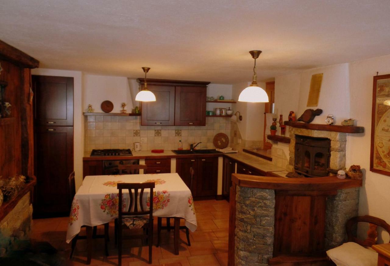 B&B Le Temps D'Une Pause Champorcher Buitenkant foto